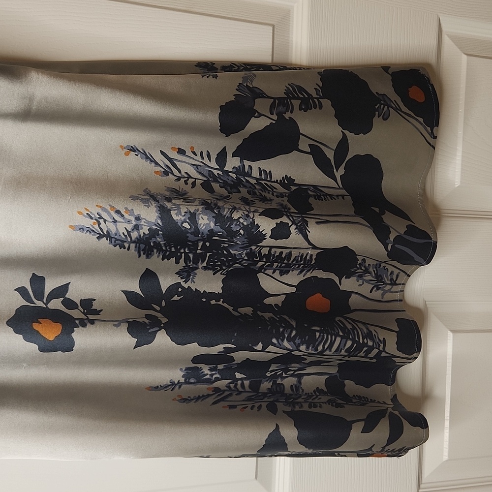 BCBGMAXAZRIA Women's Silvertone Gray Y2k Satin Floral Dress Size S - Picture 6 of 13